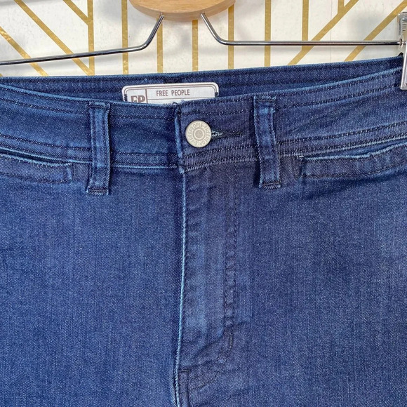 Free People So Chic Biker‎ Denim Short Rinse Cobalt - Picture 6 of 11